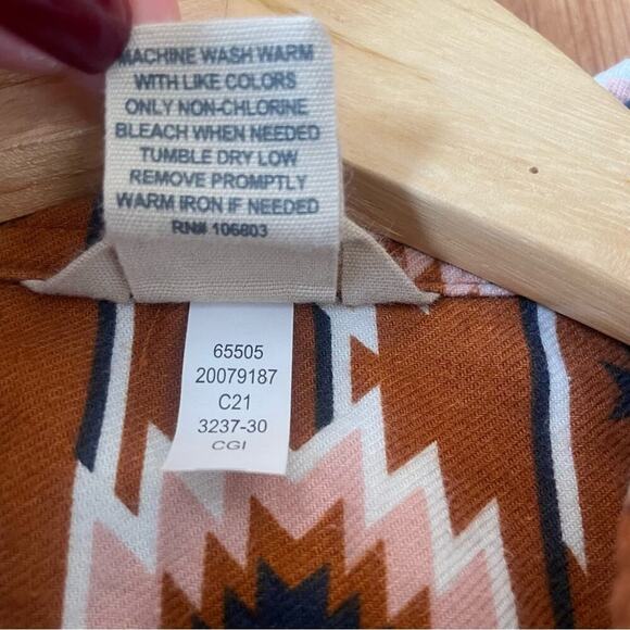 •DULUTH TRADING CO• Men’s Long-sleeved Button Up 100% Cotton in M - Picture 5 of 5